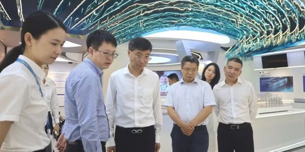 中国银行湖南省分行党委书记一行到访旋乐吧spin8科技